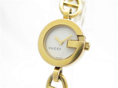 Montre Gucci Doré en Plaqué or .